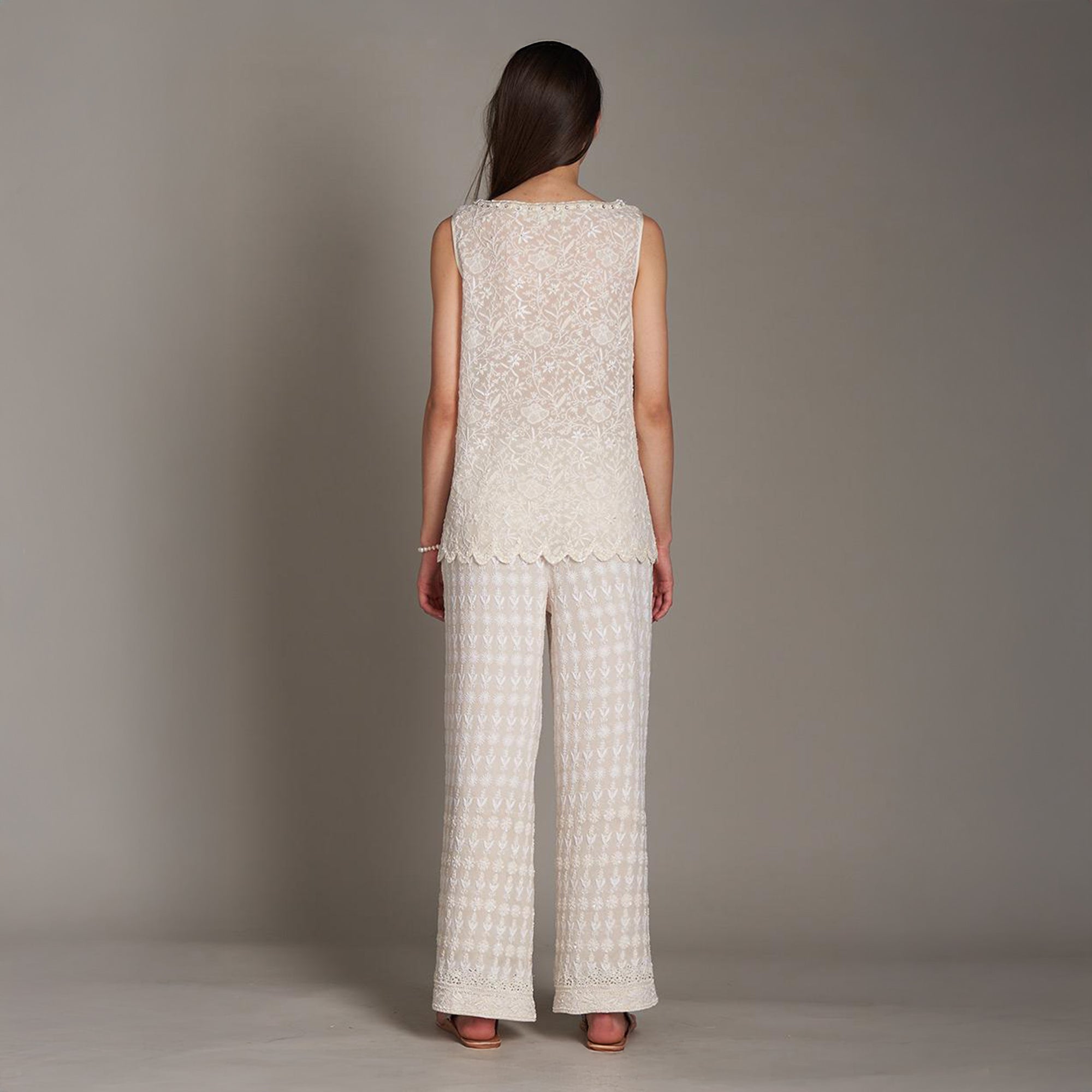 Arana Chikankari Pant