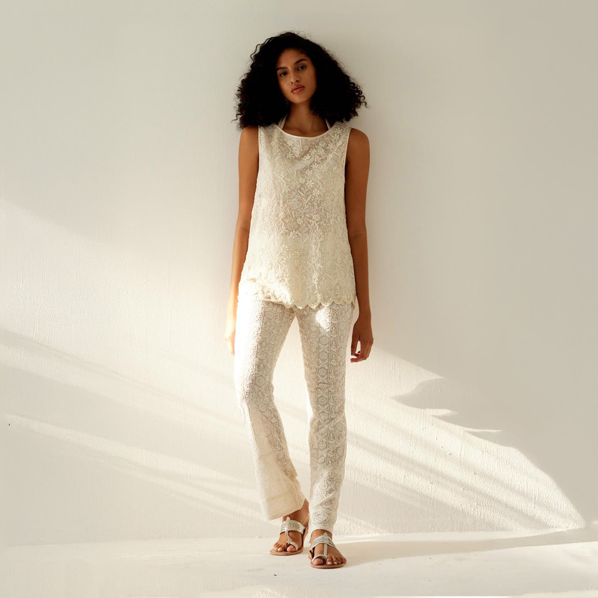Naasima Chikankari Pant