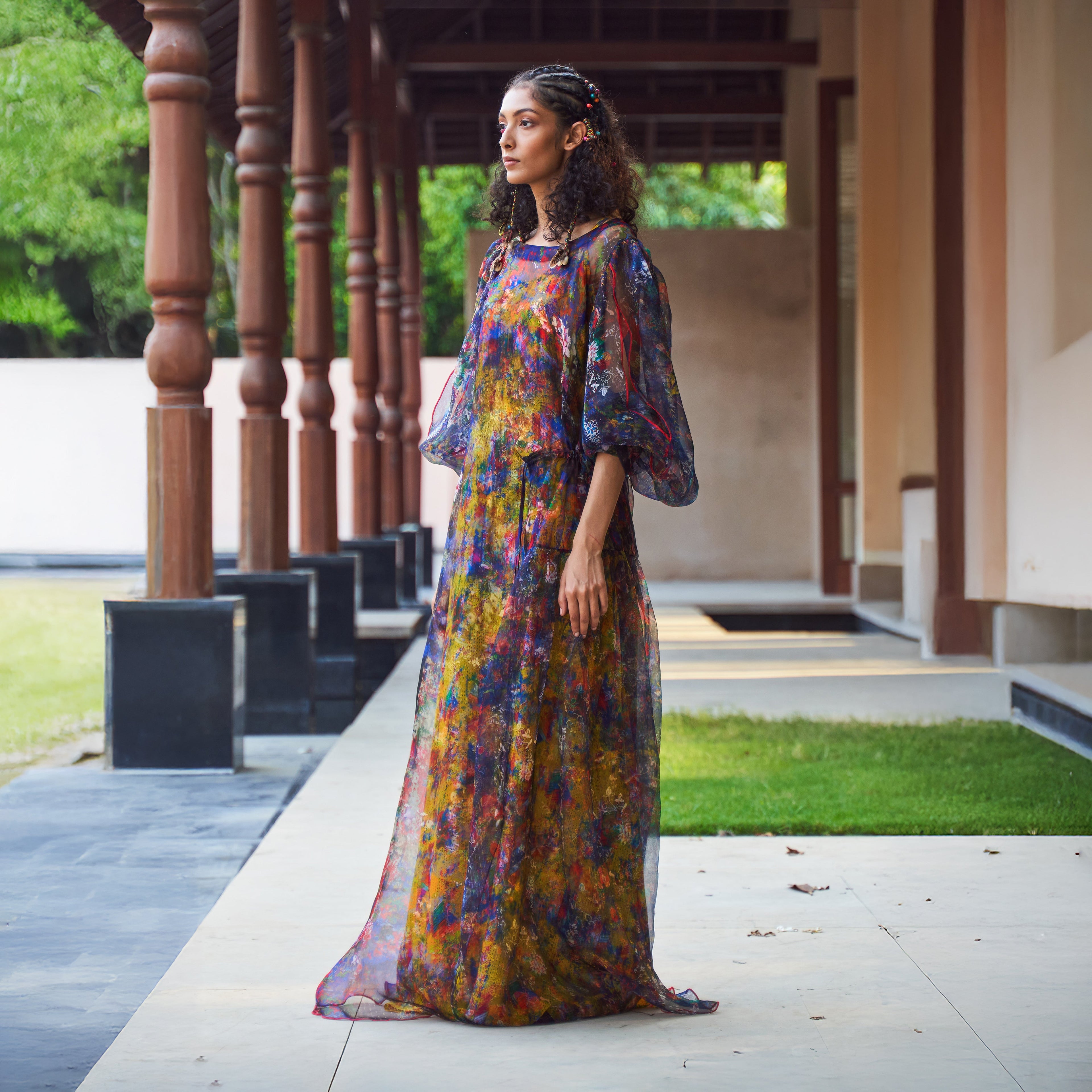 Maira Boat Cutaway Cape