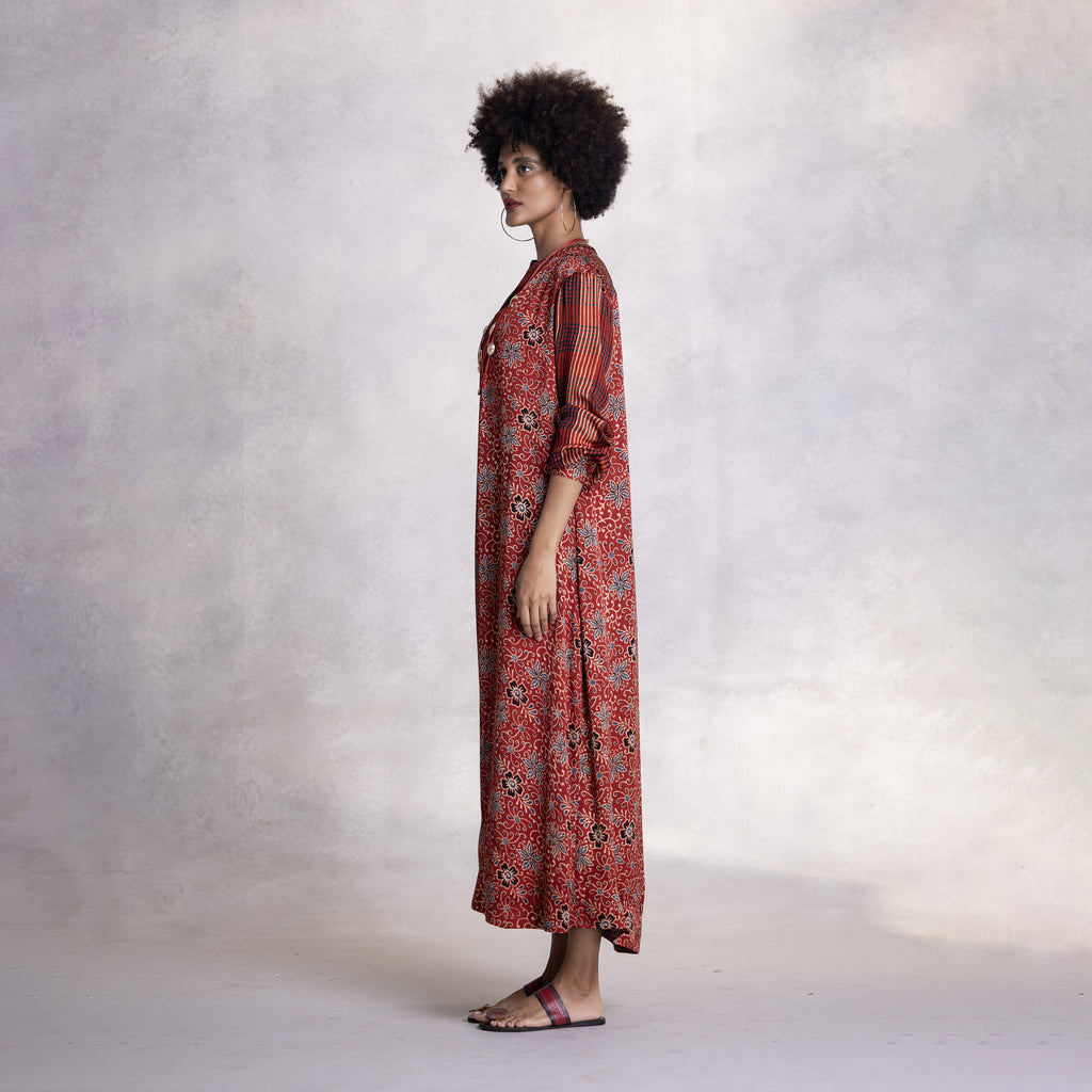 Shirt dress with full sleeves and handmade buttons
